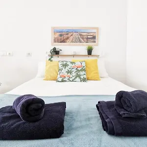 https://charlies-apartment-los-molinos.in-canary-islands.com